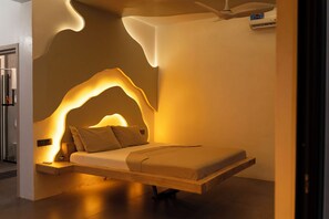 3 habitaciones, tabla de planchar con plancha, wifi y ropa de cama 