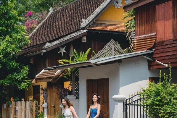Exterior - Xieng Thong Retreat Hotel (Luang Prabang Old Town - Central Sisavangvong Road Branch) (Luang Prabang)