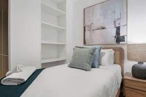 Iron/ironing board, free WiFi, bed sheets