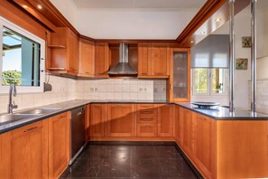 Villa | 4 bedrooms - Leone Luxury Villa Georgia (Zakynthos)