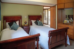 5 Schlafzimmer, Bügeleisen/Bügelbrett, WLAN, Bettwäsche