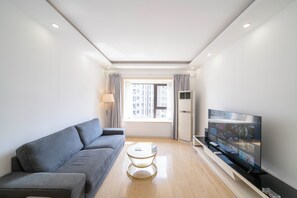 Superior Apartment, 2 Bedrooms, City View | Living room