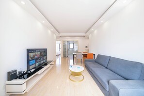 Superior Apartment, 2 Bedrooms, City View | Living room