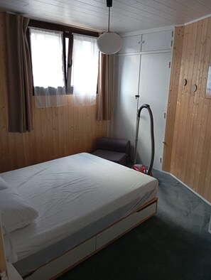 1 habitación, cuna de viaje, wifi gratis y ropa de cama 