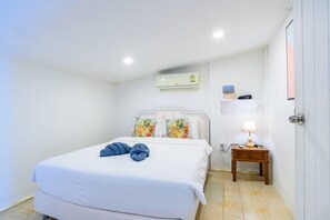 Vila, vista para a piscina | Cofres nos quartos, cortinas blackout, ferros/tábuas de passar roupa