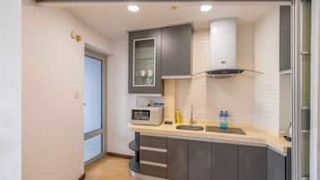 Superior Apartment, 1 Bedroom, Kitchen, City View | Private kitchenette