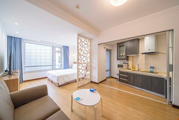 Superior Apartment, 1 Bedroom, Kitchen, City View | Living room