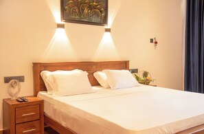 Deluxe Double Room | Free WiFi, bed sheets - Villa Roberocia  (Hikkaduwa)