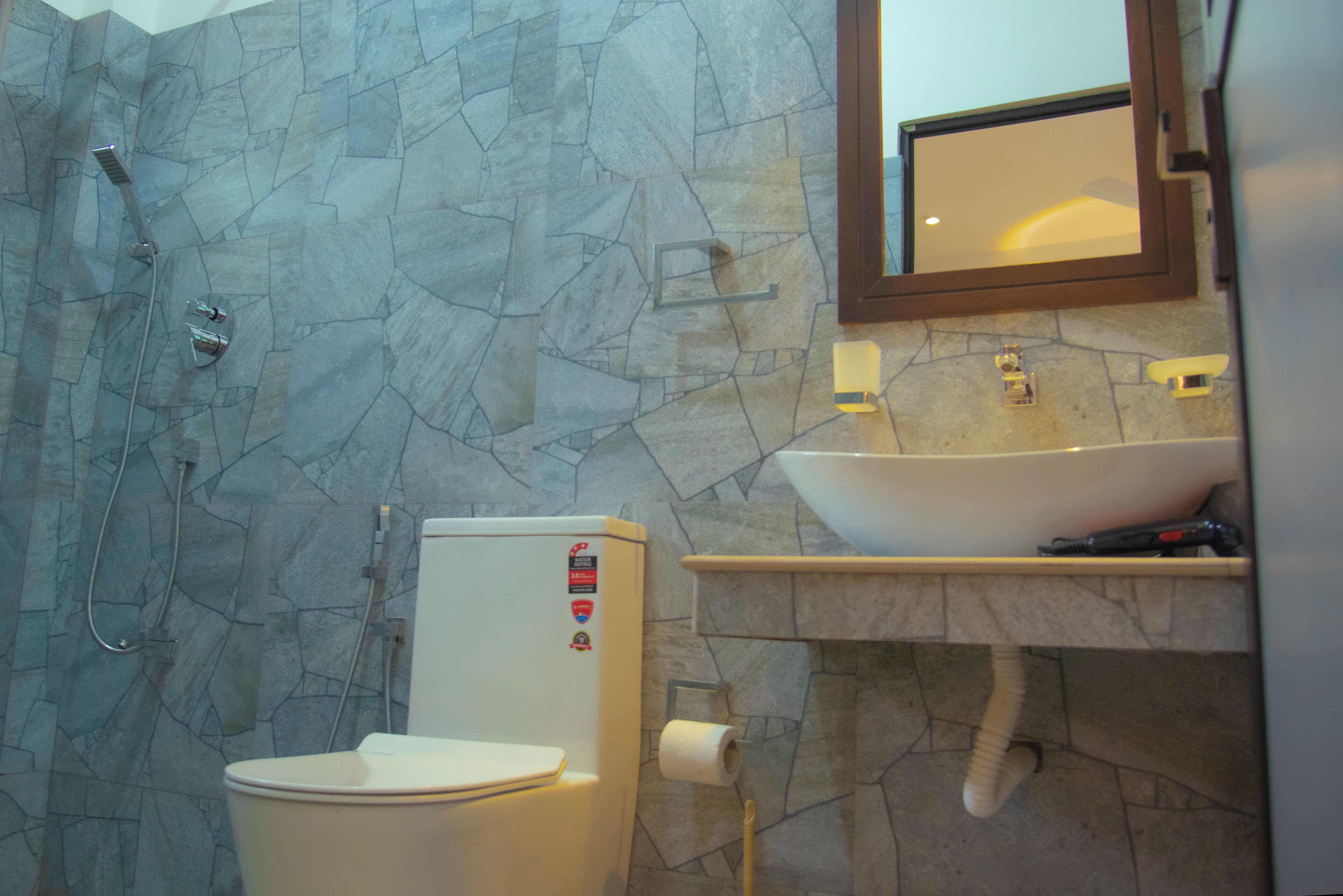 Deluxe Double Room | Bathroom