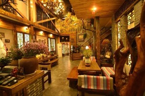 Interior - Hotel Baihui Inn (Zhangjiajie Pedestrian Street Dayong Ancient City Inn）) (Zhangjiajie)