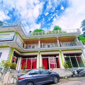 Fachada da propriedade