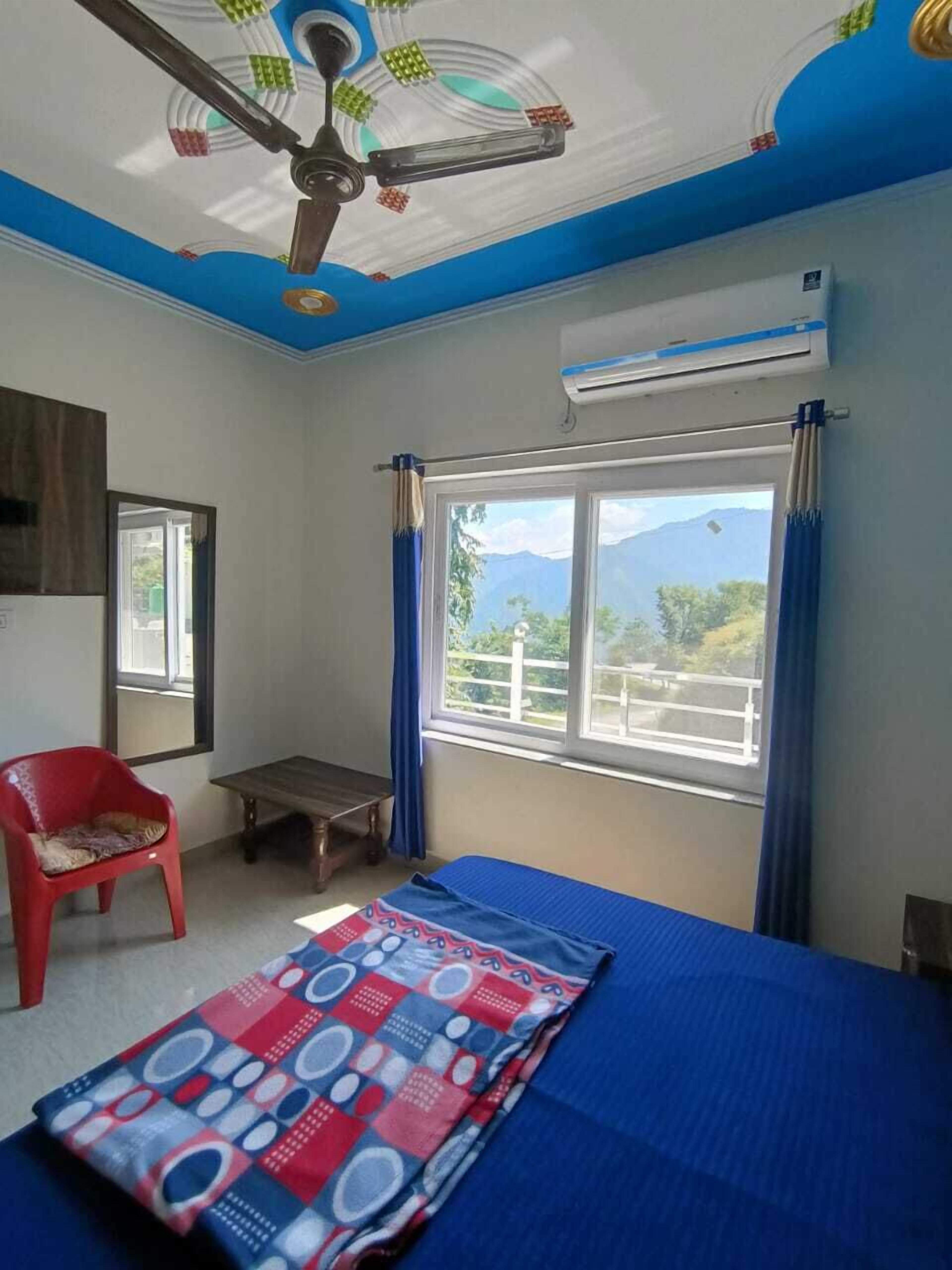 Rom – deluxe, fjellutsikt | Wi-fi (inkludert)