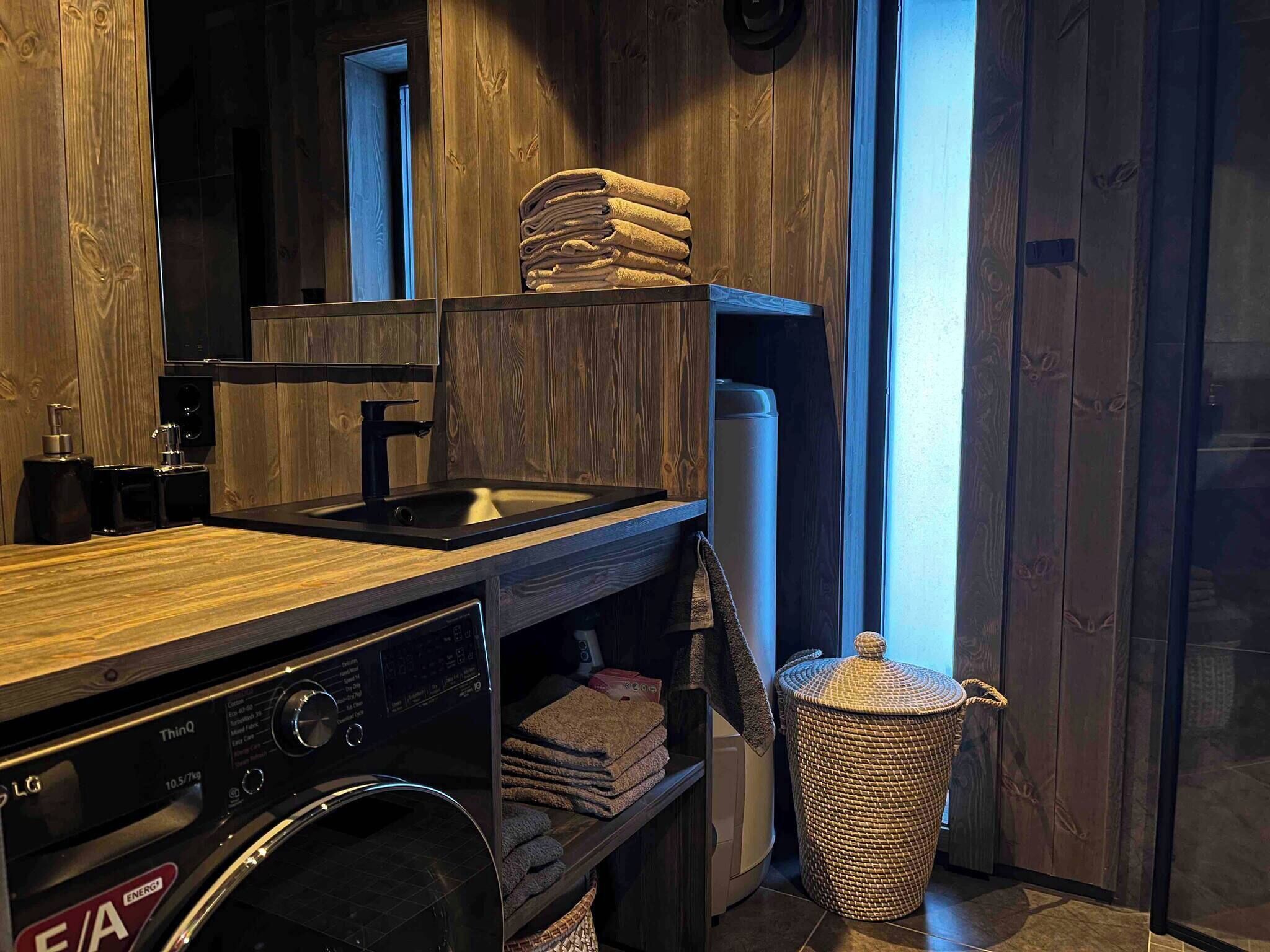 Cabin, 4 Bedrooms, Balcony, Garden View | Laundry