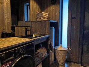 Kabin, 4 kamar tidur, balkon, pemandangan kebun | Laundry
