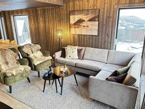 Cabin, 4 Bedrooms, Balcony, Garden View | Lounge - Nice Cabin at Norefjell Skicenter (Krodsherad)