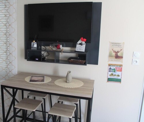Romantic Escape & Jacuzzi! Near Zoo Beauval