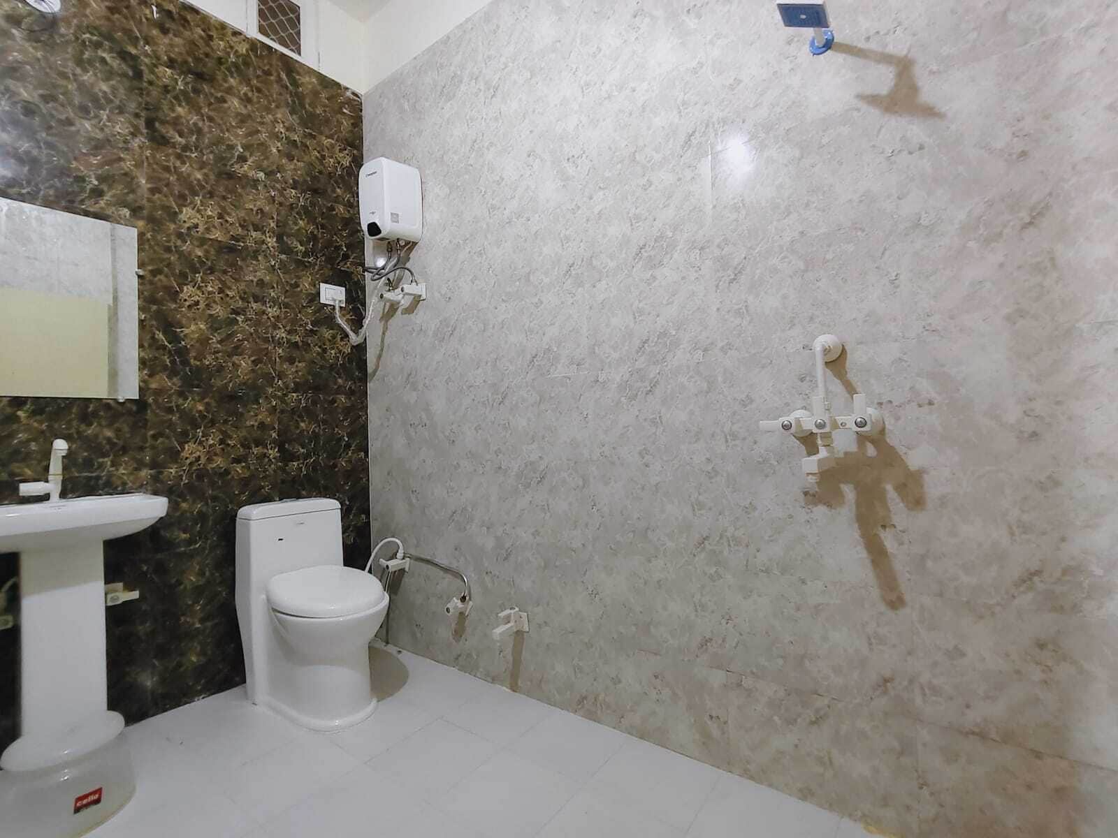 Shower, towels, soap, shampoo