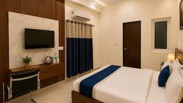 Deluxe Room | Laptop workspace, free WiFi, bed sheets