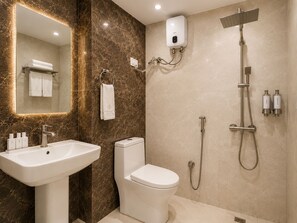 Shower, towels, soap, shampoo - Radhe Shyam Resort By HRG Vrindavan (Vrindavan)