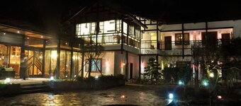 Sun Valley Expert Building