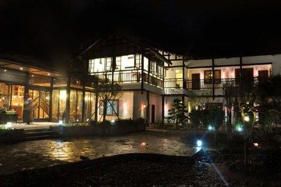 Sun Valley Expert Building