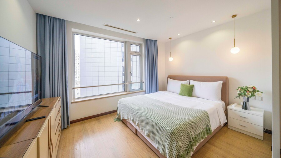 Tyms Xujiahui Stylish 1BR APT