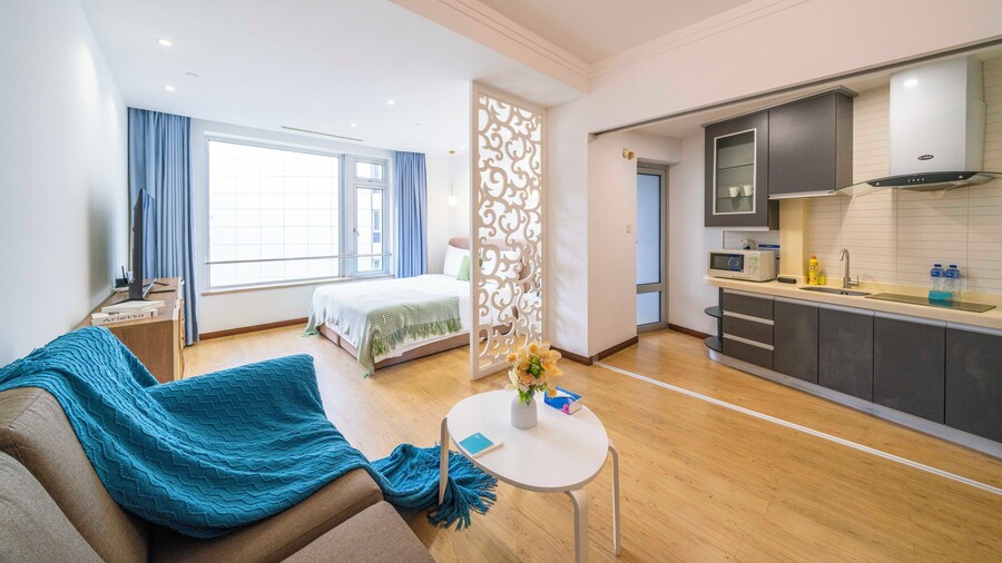 Tyms Xujiahui Stylish 1BR APT