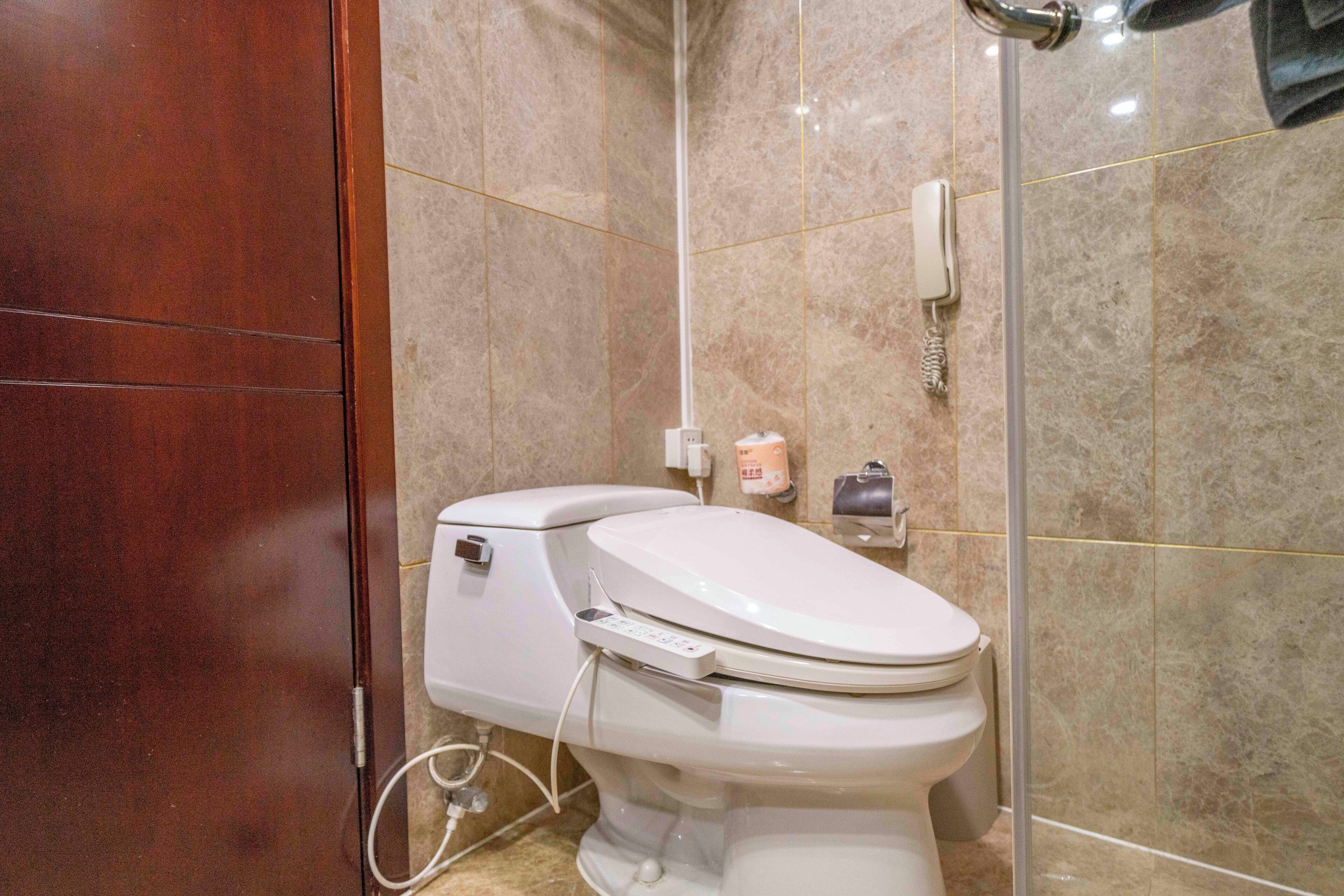 Superior Apartment, 1 Bedroom, Kitchen, City View | Bathroom