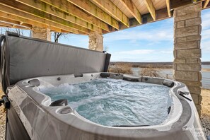 Unclassified image, 5 of 61, button