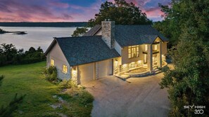 Unclassified image, 4 of 61, button