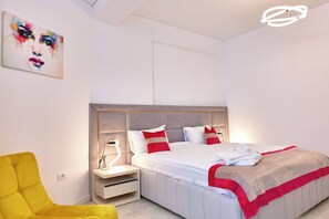 高級寝具、客室ごとに異なる装  飾、客室ごとに異なるインテリア、WiFi (無料)