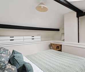1 slaapkamer, een strijkplank/strijkijzer, wifi, beddengoed