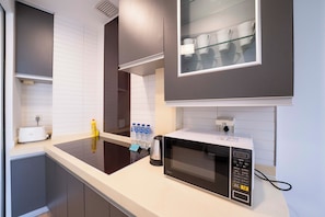 Superior Apartment, 1 Bedroom, Kitchen, City View | Private kitchenette