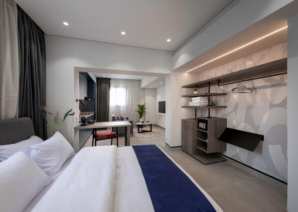 Desk, WiFi, bed sheets