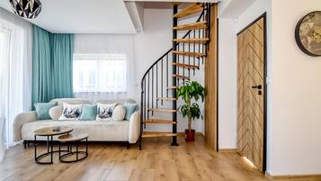 Chalet, 2 Bedrooms | Living room