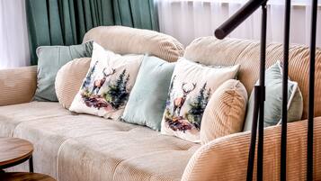 Chalet, 2 Bedrooms | Living room