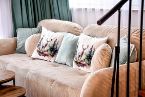 Chalet, 2 Bedrooms | Living room