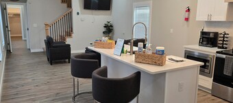 NEW - Atlanta Gem: 4-bedroom 3.5-bathroom Home