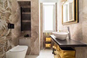 Shower, hair dryer, bidet, towels - Malupa Ginny House in Trastevere (Rome)