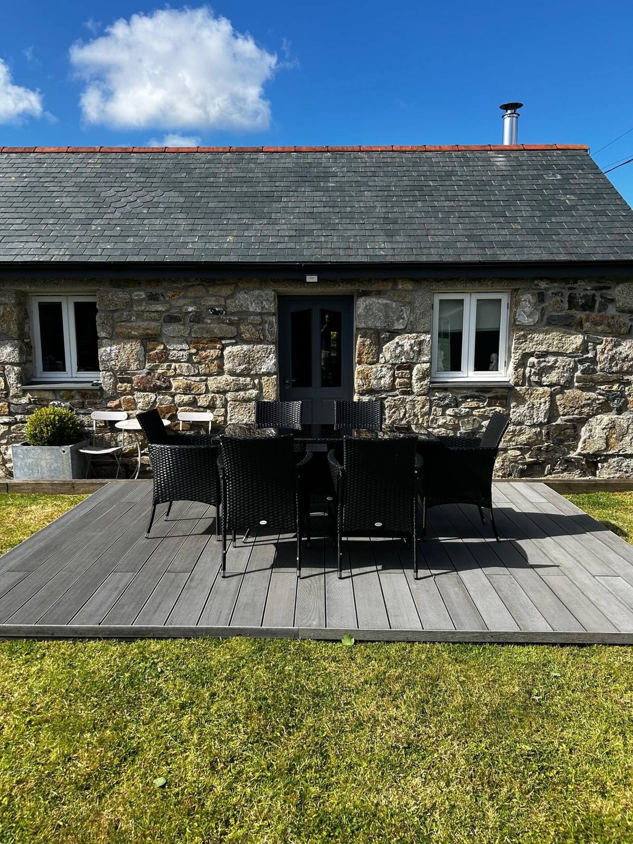 Bungalow, 3 Bedrooms, Balcony, Garden View | Outdoor dining