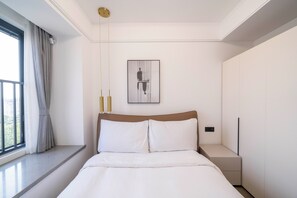 Apartment, 3 Bedrooms, Kitchen, City View | Free WiFi - Tyms Hongqiao Deluxe 3BR 2BA APT  (Shanghai)