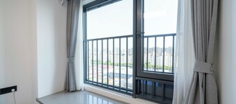 Tyms Hongqiao Deluxe 3BR 2BA APT 