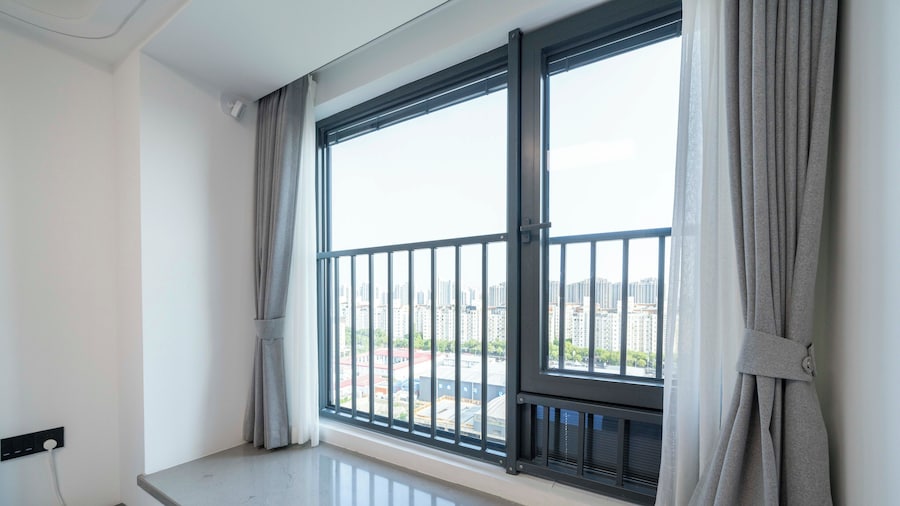 Tyms Hongqiao Deluxe 3BR 2BA APT