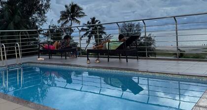 The Sea by Club Travalet