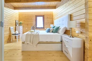 1 bedroom, travel cot, WiFi, bed sheets