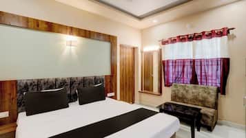 Habitació doble Deluxe, diversos llits, aire condicionat | Roba de llit hipoal·lergògena, escriptori i habitacions insonoritzades