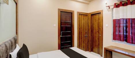 Habitación doble Deluxe, aire acondicionado | Ropa de cama hipoalergénica, escritorio, insonorización y wifi gratis