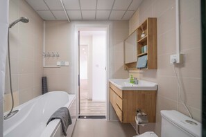 Superior Apartment, 4 Bedrooms, Kitchen, City View | Bathroom | Slippers - Tyms Luxury 4BR 2BA APT  Garden (Shanghai)