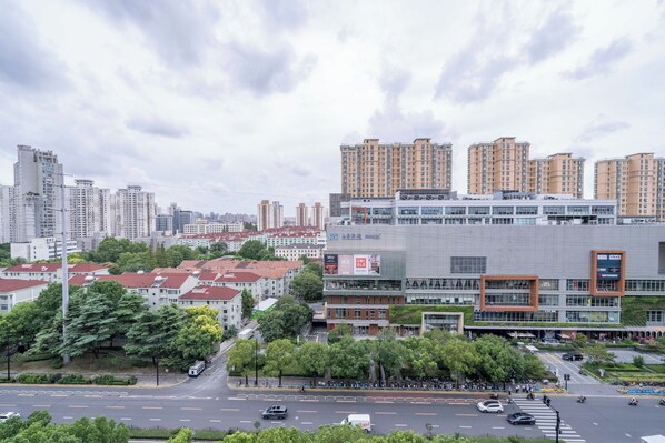 Exterior - Tyms Luxury 4BR 2BA APT  Garden (Shanghai)