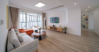 Tyms Luxury 4BR 2BA APT Garden